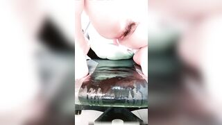 泡泡小水吖身材苗条